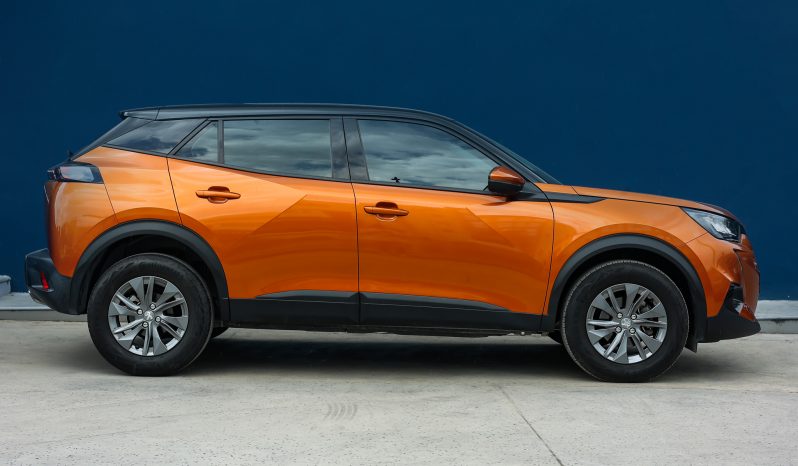 Peugeot 2008 Active EAT8 1.2 130hp full