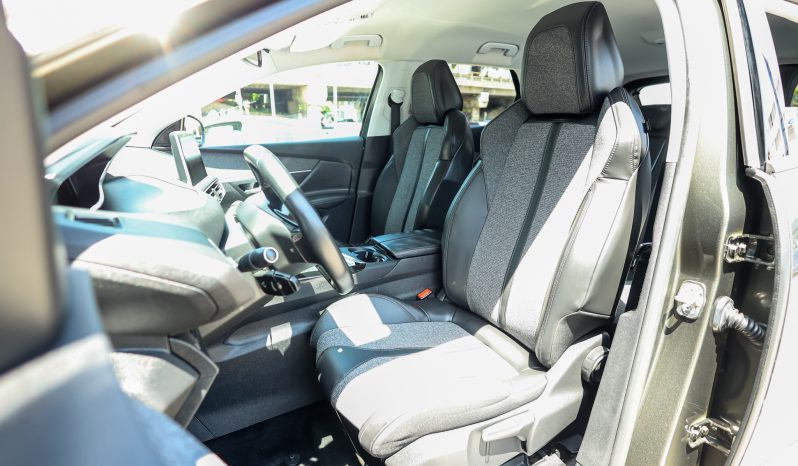 Peugeot 3008 1.2 130hp Allure full
